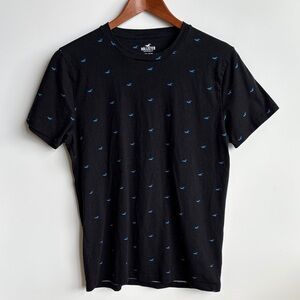 Hollister Men's Black Tee with Blue Pattern